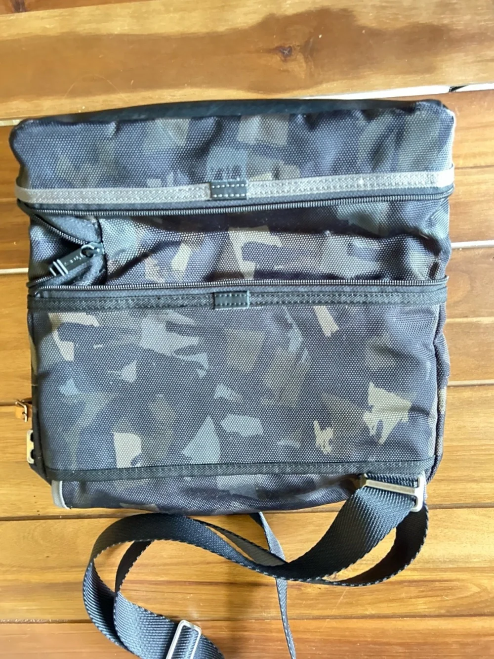 Tumi Alpha Bravo Beale Expandable Crossbody Messenger Bag Camo 222371